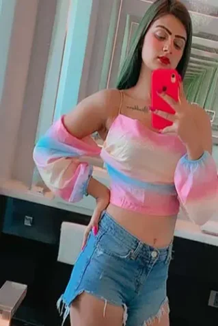 18+ Hyderabad escort girl in seductive pose